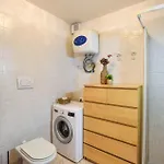 2 Bedroom Lovely In פונטה די לניו