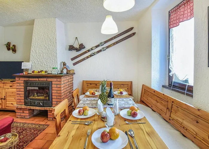 2 Bedroom Lovely In Ponte Di Legno