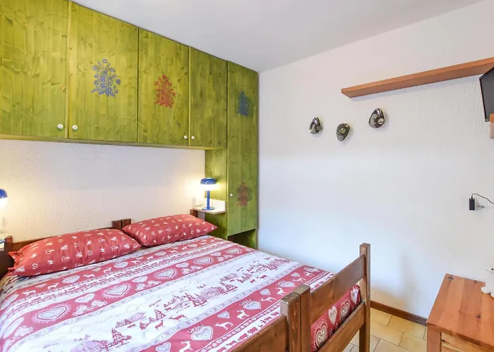 2 Bedroom Lovely In Ponte Di Legno